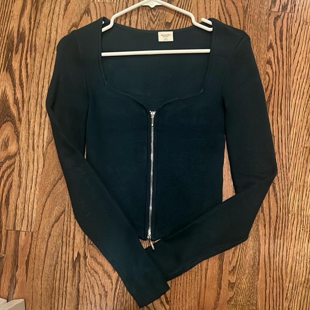 *5/26 Last Chance* Abercrombie sweetheart top